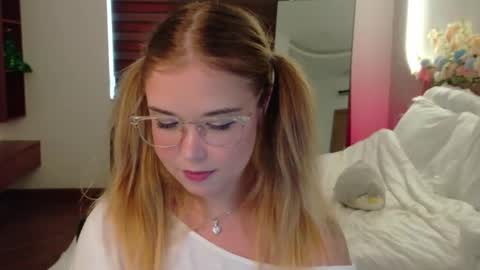 Lilith Bonheur online show from 03.31.26