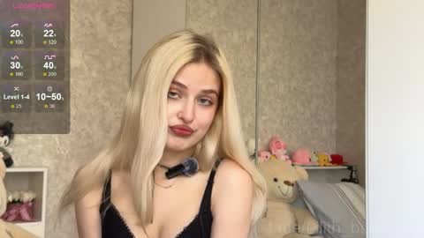 Snapshot of lilith_butterfly chatting on 06.06.26 Lilly online show from 06.06.26