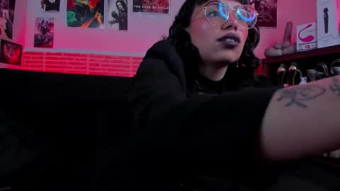 Snapshot of lilith_deveraux_ chatting on 09.12.25 MISTRESS LILITH online show from 09.12.25