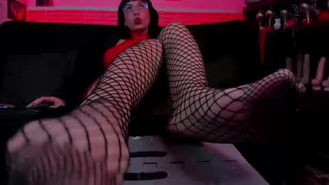 Snapshot of lilith_deveraux_ chatting on 09.13.25 MISTRESS LILITH online show from 09.13.25