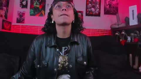Snapshot of lilith_deveraux_ chatting on 09.29.25 MISTRESS LILITH online show from 09.29.25
