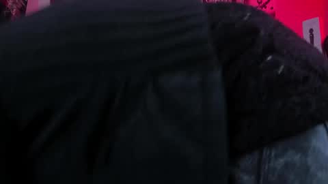Snapshot of lilith_deveraux_ chatting on 10.01.25 MISTRESS LILITH online show from 10.01.25