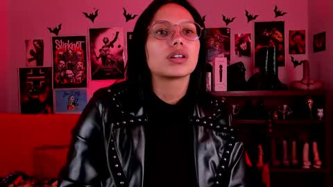 Snapshot of lilith_deveraux_ chatting on 04.24.26 MISTRESS LILITH online show from 04.24.26