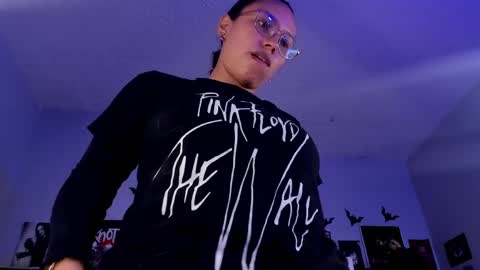 Snapshot of lilith_deveraux_ chatting on 06.01.26 MISTRESS LILITH online show from 06.01.26