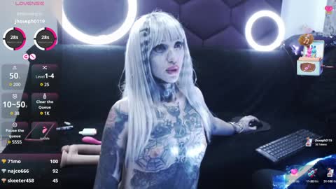 Snapshot of lilithlevis chatting on 12.25.24 Tifon Mary - Indepent model online show from 12.25.24