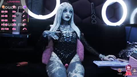 Snapshot of lilithlevis chatting on 10.18.25 Tifon Mary - Indepent model online show from 10.18.25