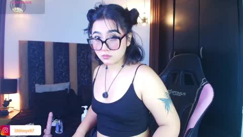 Snapshot of lilithnyx_x chatting on 05.27.26 lilithnyx_x online show from 05.27.26