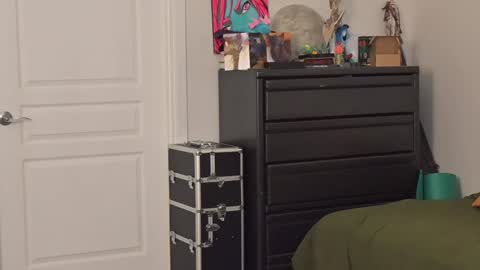 Snapshot of lilithoftrees chatting on 12.27.24 L online show from 12.27.24