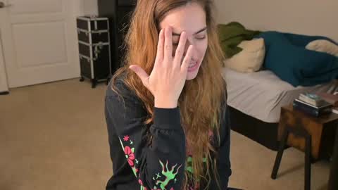 Snapshot of lilithoftrees chatting on 12.29.24 L online show from 12.29.24