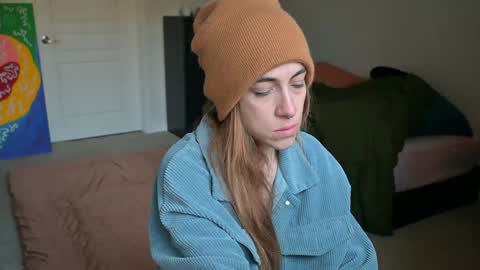 Snapshot of lilithoftrees chatting on 01.09.25 L online show from 01.09.25