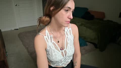 Snapshot of lilithoftrees chatting on 02.08.25 L online show from 02.08.25