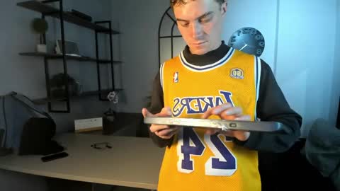 Snapshot of liljames_ chatting on 04.02.26 Lil James online show from 04.02.26