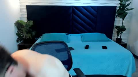 Snapshot of liljames_ chatting on 04.04.26 Lil James online show from 04.04.26