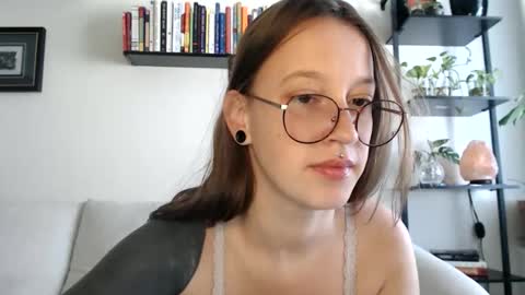 Snapshot of liljbby chatting on 03.26.26 Jay please help me reach 50 thumbs up online show from 03.26.26