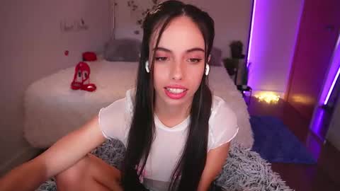 Snapshot of lill_dayna chatting on 10.05.25 Lill Dayna online show from 10.05.25