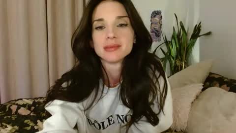 Lillian Rose online show from 10.03.25