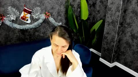 Snapshot of lillian_white1 chatting on 12.29.24 lillian_white1 online show from 12.29.24