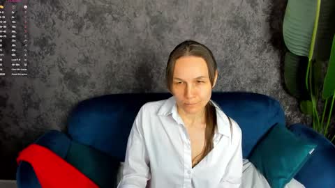 Snapshot of lillian_white1 chatting on 02.24.25 lillian_white1 online show from 02.24.25