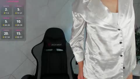 Snapshot of lillian_white1 chatting on 09.10.25 lillian_white1 online show from 09.10.25