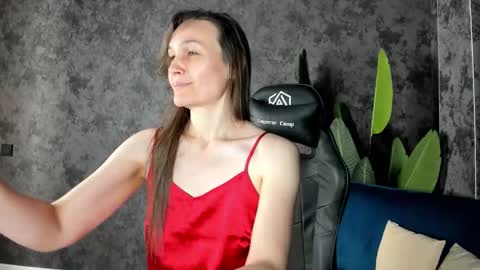 Snapshot of lillian_white1 chatting on 10.19.25 lillian_white1 online show from 10.19.25