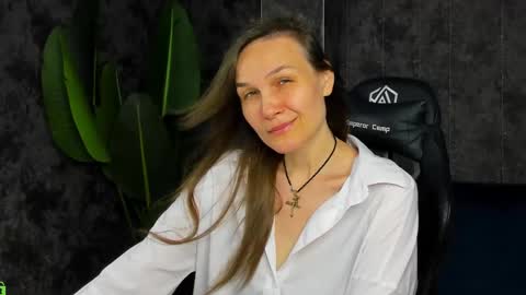 Snapshot of lillian_white1 chatting on 06.07.26 lillian_white1 online show from 06.07.26