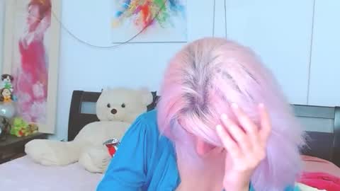 Snapshot of lillianasara chatting on 10.28.25 Lara online show from 10.28.25