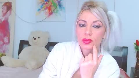 Snapshot of lillianasara chatting on 02.17.26 Lara online show from 02.17.26