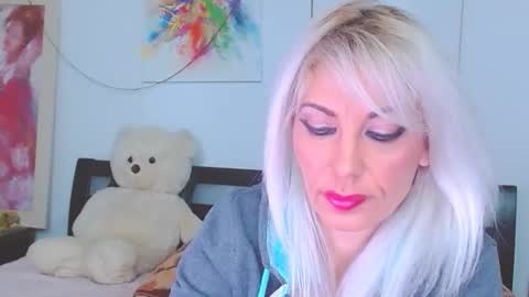 Snapshot of lillianasara chatting on 02.26.26 Lara online show from 02.26.26