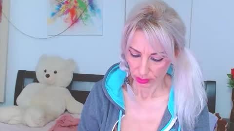 Snapshot of lillianasara chatting on 02.26.26 Lara online show from 02.26.26