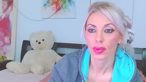 Snapshot of lillianasara chatting on 02.28.26 Lara online show from 02.28.26