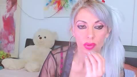 Snapshot of lillianasara chatting on 03.18.26 Lara online show from 03.18.26