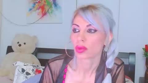 Snapshot of lillianasara chatting on 03.20.26 Lara online show from 03.20.26