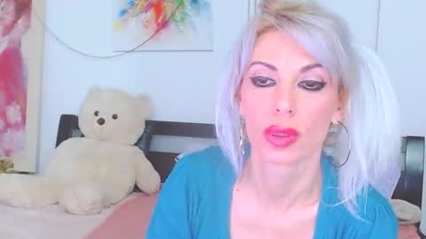 Snapshot of lillianasara chatting on 03.23.26 Lara online show from 03.23.26