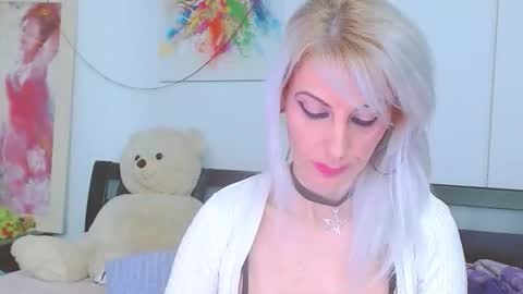 Snapshot of lillianasara chatting on 03.27.26 Lara online show from 03.27.26