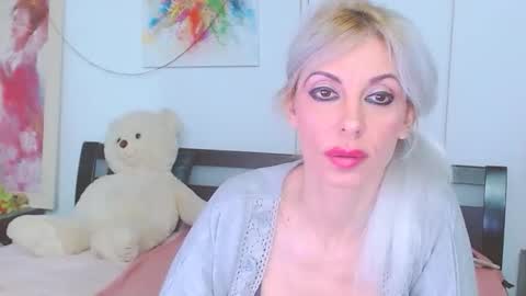 Snapshot of lillianasara chatting on 03.30.26 Lara online show from 03.30.26