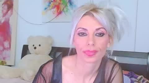 Snapshot of lillianasara chatting on 03.31.26 Lara online show from 03.31.26