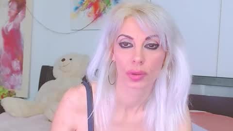 Snapshot of lillianasara chatting on 05.04.26 Lara online show from 05.04.26