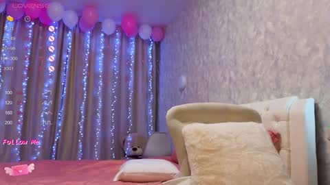 Snapshot of lilliasweety chatting on 12.15.24 Lara Angel online show from 12.15.24