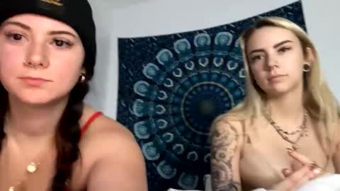 Snapshot of lillstephanie chatting on 10.21.25 lillstephanie online show from 10.21.25