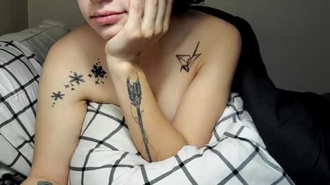 Snapshot of lilly49547 chatting on 12.16.24 Lilly online show from 12.16.24