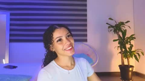 Snapshot of lilly_dollss chatting on 12.08.24 Sofia online show from 12.08.24
