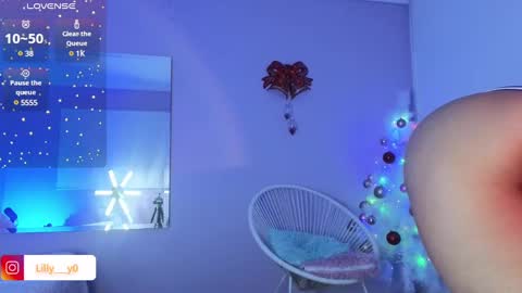 Snapshot of lilly_dollss chatting on 12.19.24 Sofia online show from 12.19.24