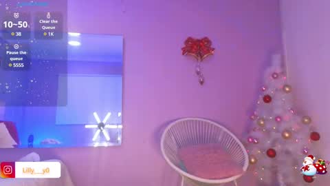 Snapshot of lilly_dollss chatting on 12.29.24 Sofia online show from 12.29.24
