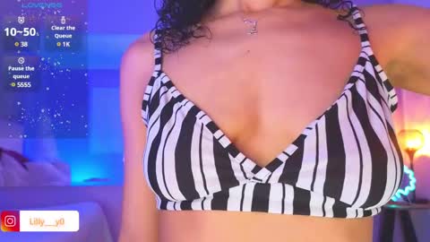 Snapshot of lilly_dollss chatting on 01.22.25 Sofia online show from 01.22.25