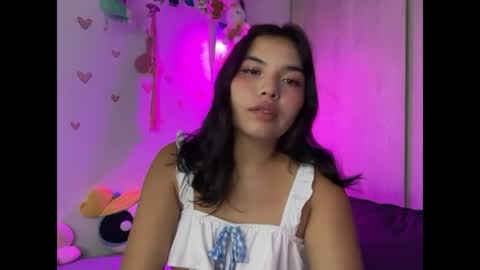 Snapshot of lilly_kinky chatting on 04.11.26 Lilly online show from 04.11.26