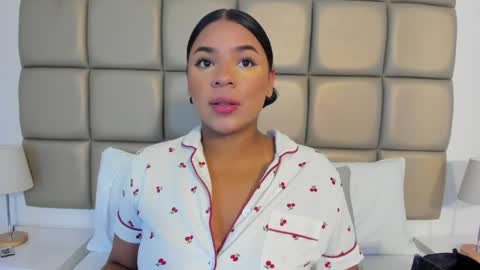 Snapshot of lilly_williamss chatting on 05.11.26 Lilly online show from 05.11.26