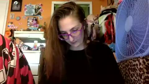 hi guys im back on here 3 online show from 09.15.25