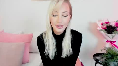 Lilou  online show from 11.04.25