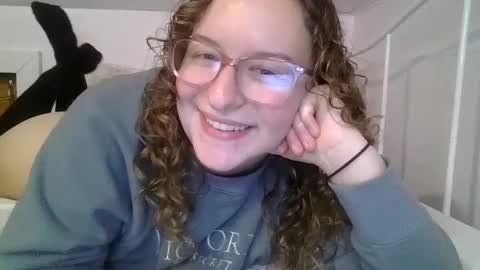 Snapshot of lilpies chatting on 12.19.24 LilPies  online show from 12.19.24