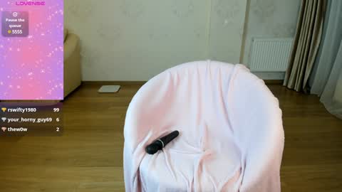 Snapshot of lily__love chatting on 12.05.24 LILY online show from 12.05.24